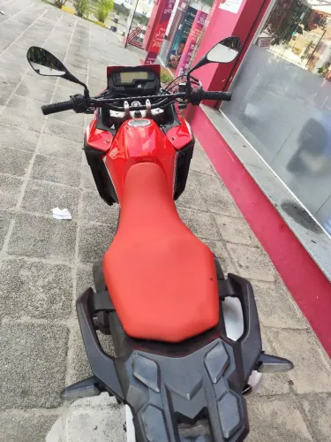 XRE 300 Extra