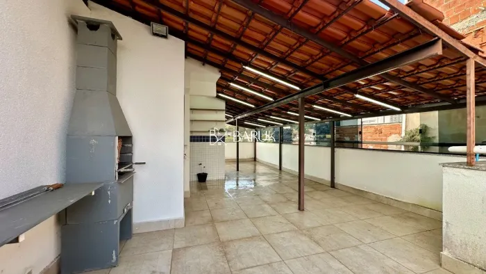 Impecável cobertura à venda em Juiz de Fora-MG, bairro Bonfim: 2 quartos, 1 sala, 2 banhei