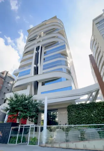 Imóvel para aluguel com 215 metros quadrados com 3 quartos em Atiradores - Joinville - SC