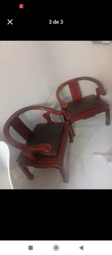 Vendo 2 cadeiras antiga.