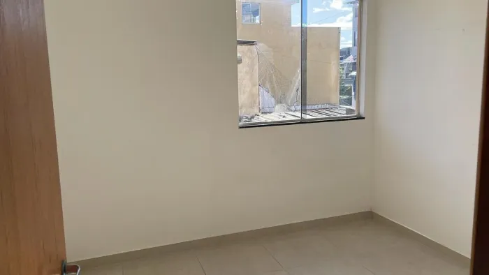 Aluga-se apartamento Araças