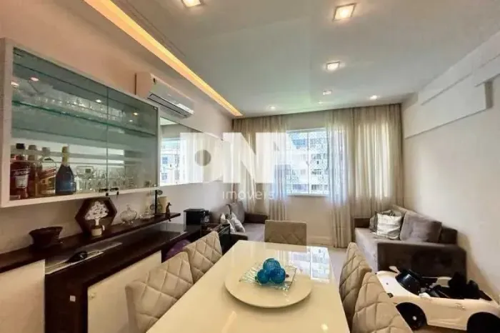 Apartamento : / Residencial / Copacabana