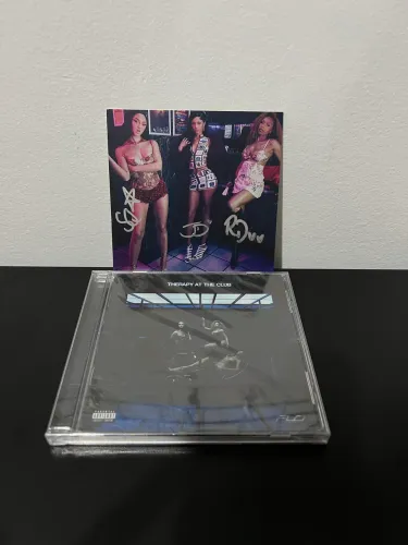 FLO - Therapy At The Club CD autografado
