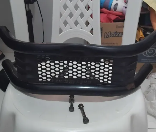 Vendo um suporte para proteção de moto. 