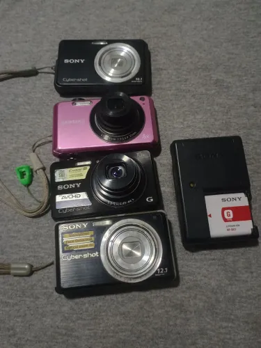Lote de câmera cyber shot com bateria original funcionando normalmente