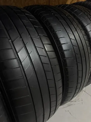 Par de pneus 225/55R18 PIrelli