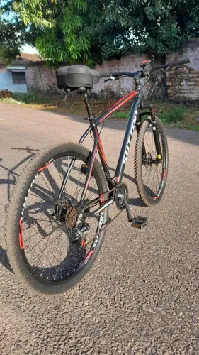 Bicicleta aro 29 quadro tamanho 22 suporta até 150 kg