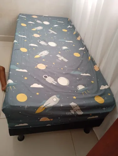 Vende-se Duas cama box infantis.
