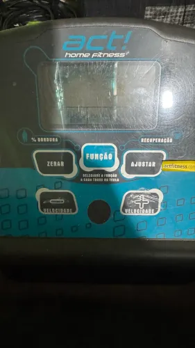 Vendo uma esteira!