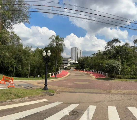 Terreno 1.188 m² (aclive) com excelente vista Condomínio Ville de France, Itatiba - SP
