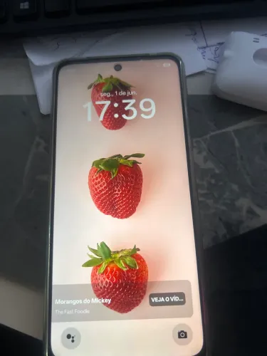 Celular semi Novo 