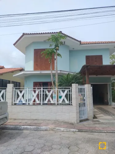 Brognoli Vende - Casa na Vargem Grande