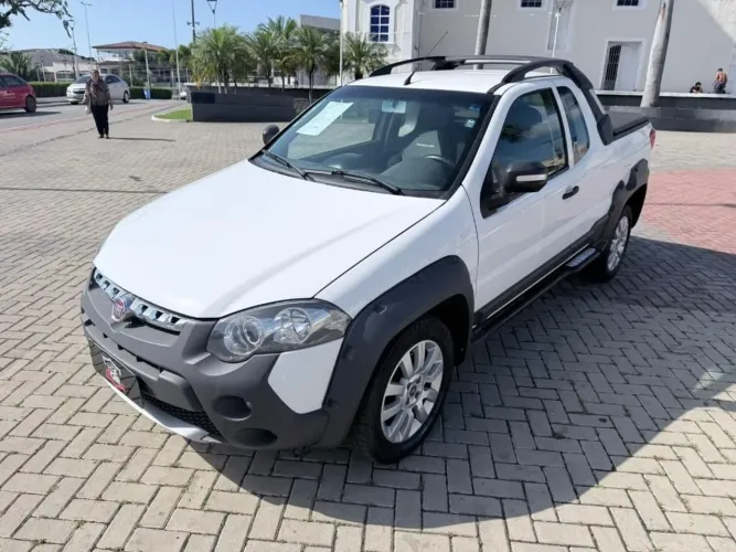 Fiat Strada Adventure 1.8/ 1.8 Locker Flex CE 2017