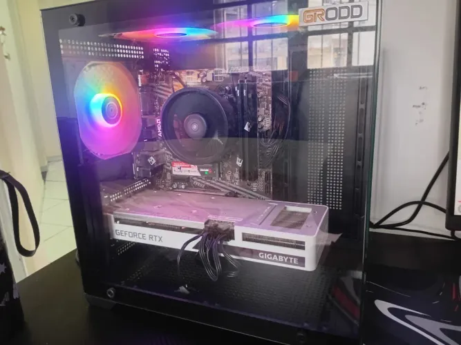 Placa de vídeo rtx 3060ti vision 8gb branca (apenas 4 meses de uso)