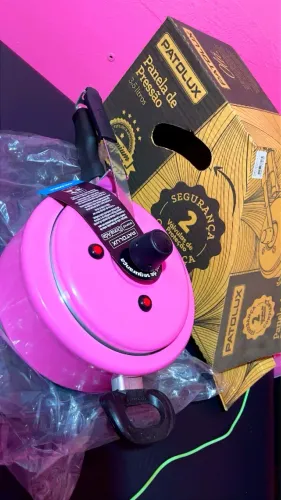 Panela de pressão rosa
