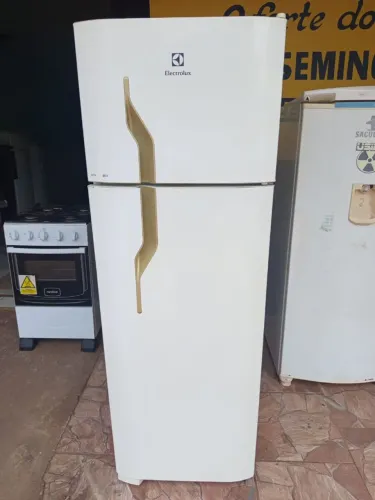 Geladeira Electrolux 340 litros