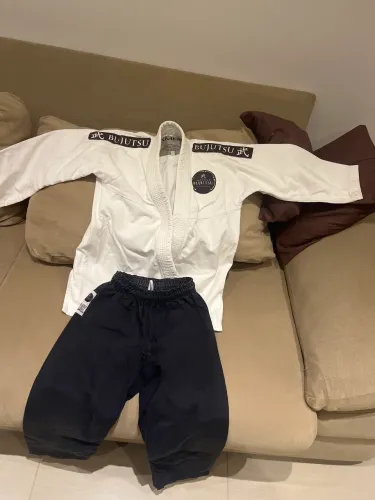 Kimono infantil Tamanho M2 Marca KMNO sports - Impecável