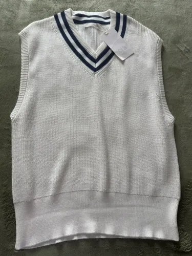 Colete Zara em tricot branco com detalhe gola na etiqueta tamanho G