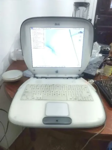 iBook G3 Clamshell Grafite, todo revisado, c/ carregador original