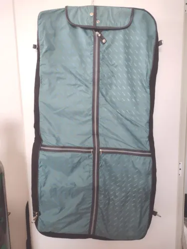 PORTA TERNO PARA VIAGEM AVIÃO, CARRO, ETC EM ÓTIMO ESTADO