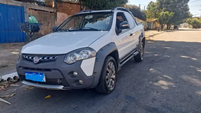 Fiat Strada Adventure1.8/ 1.8 Locker Flex CD 2015