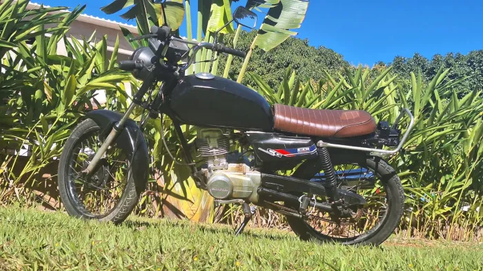 Moto 125cc de leilão