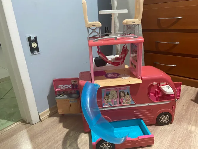 Van da Barbie/ motorhome 