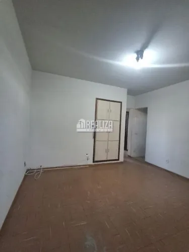 Apartamento com 3 Quarto(s) e 3 banheiro(s) para Alugar, 104 m² por R$ 1980 / Mês