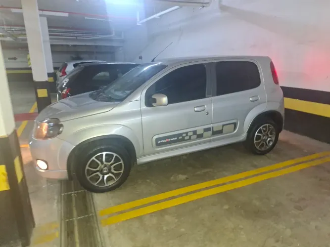 Fiat Uno Sporting 1.4 EVO Fire Flex 8V 4P 2012