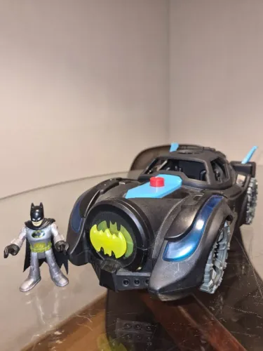 Carro do Batman com som e luz