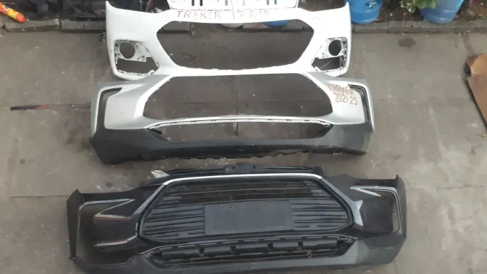 Parachoques dianteiro Chevrolet tracker originais aparti R$500 reais