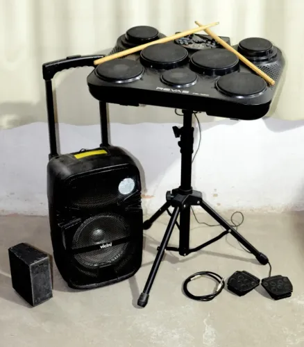 Bateria eletrônica Revas PB350. Com caixa. 1.000 hoje.