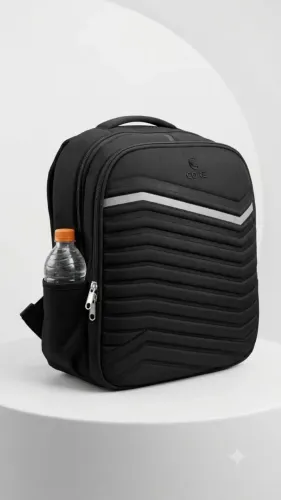 Mochila super reforçada com material e costura automotiva.