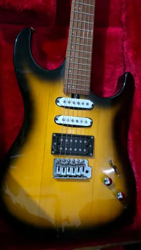 Vendo ou troco guitarra wasburn Oscar shimit