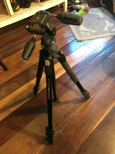 Tripé Profissional Manfrotto - Estabilidade Imbatível!