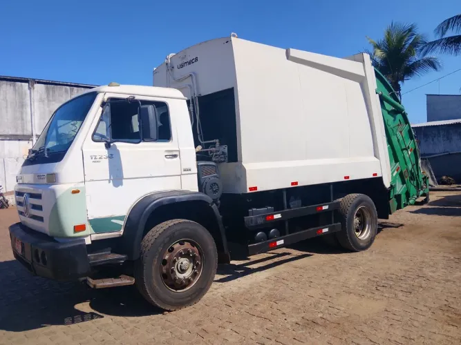 volkswagen 17-230 compactador de lixo 2019