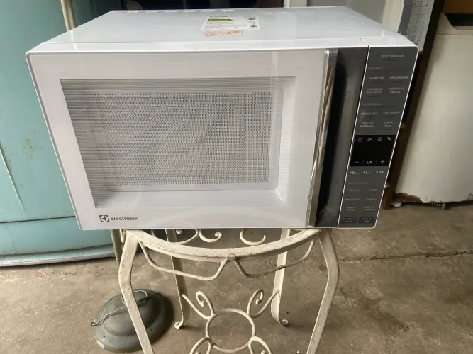 Microondas Electrolux de 36L