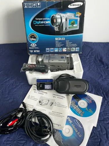 Vendo filmadora digital Samsung SCD23 miniDV com acessórios