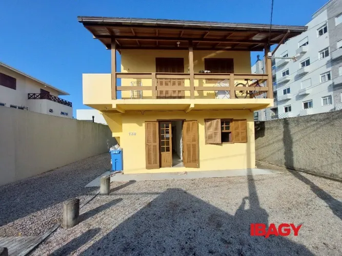 Excelente Casa 2 dormitório(s) em Ingleses do Rio Vermelho - Florianópolis