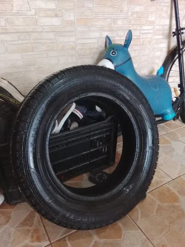 Pneu Usado Excelente estado 165/70/14 LOURETI R