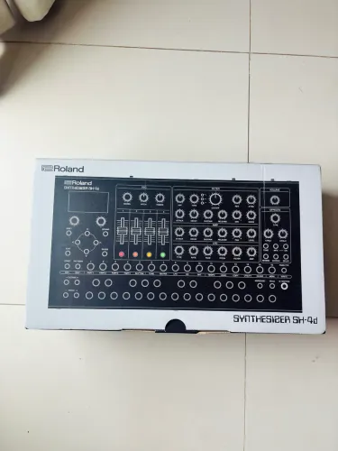 Roland sh-4d: groovebox