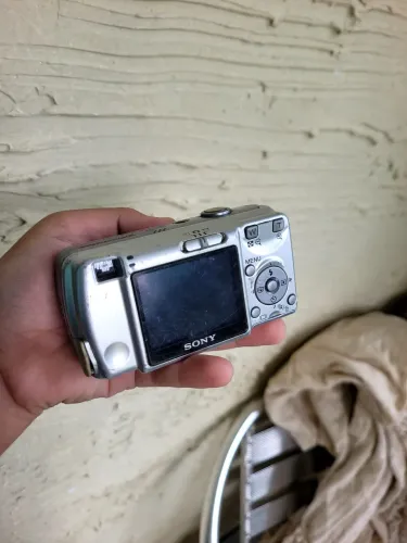 Camera digital sony cybershot DSC-S600