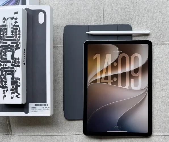 iPad Air 11? (M3) - Wi-Fi + Cellular - 128GB (Acompanha Case Original e Apple Pencil Pro)