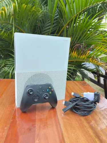 ? XBOX ONE S 1TB + CONTROLE SERIES S PRETO