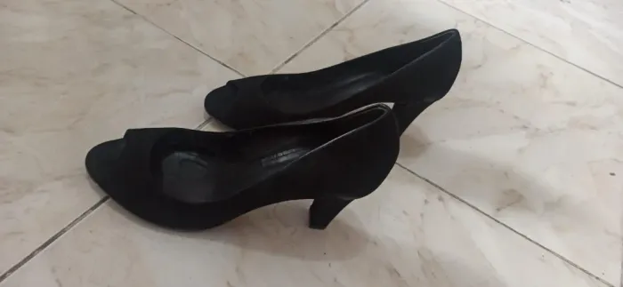 PeepToe Schultz Nobuck 39