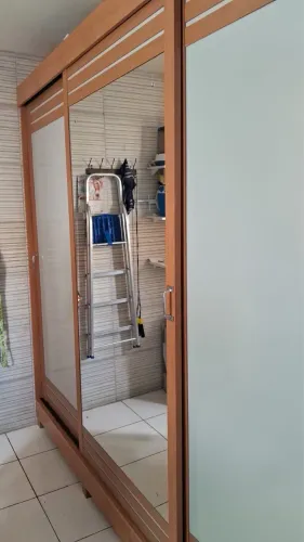 Guarda-roupa casal