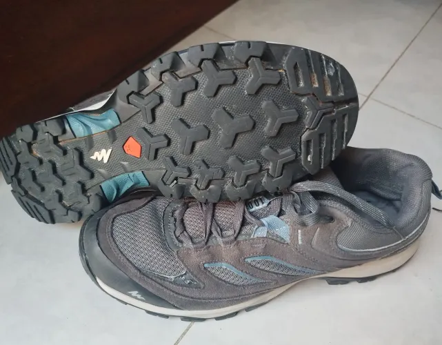 Tênis Quechua tamanho 43