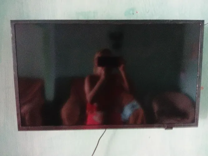 TV esmate 32 polegadas 3 meses de uso