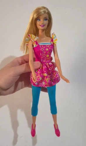 Barbie Quero Ser Artista Mattel 2010