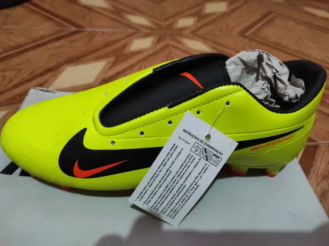 Chuteira Nike número 42